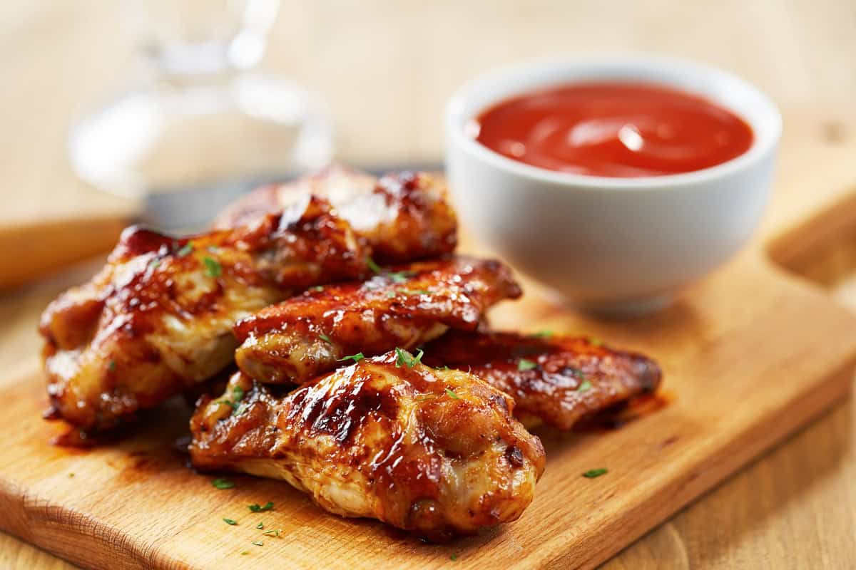 Chicken Wings With Sriracha Sauce